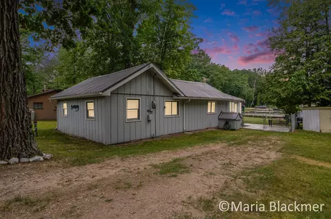 2916 S Staines, Stanton, MI 48888