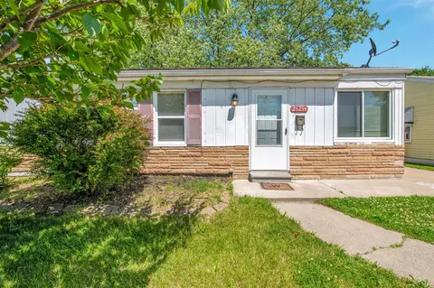 25294 Wiseman, Roseville, MI 48066