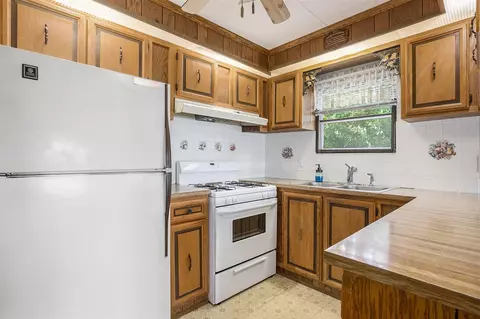 Kitchen - 12963 Englewright, Sand Lake, MI 49343 photo 2 of 3