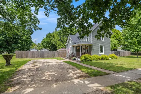 Exterior - 424 Fourth, Three Rivers, MI 49093 photo 5 of 10