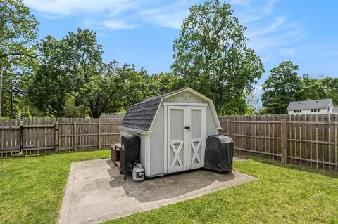 Exterior - 424 Fourth, Three Rivers, MI 49093 photo 6 of 10