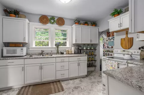 Kitchen - 424 Fourth, Three Rivers, MI 49093 photo 1 of 2