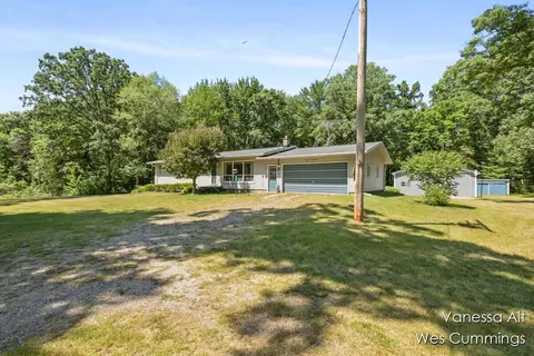 8233 Johnson, Belding, MI 48809 photo 3