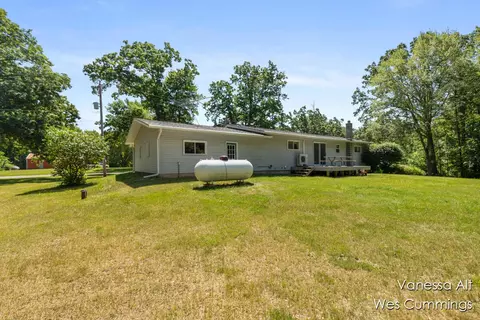 8233 Johnson, Belding, MI 48809 photo 32