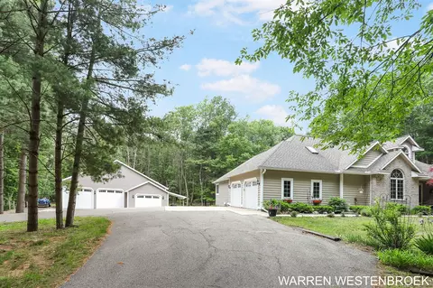 17462 Pine Blf, Grand Haven, MI 49417
