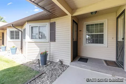 7498 Pinegrove, Jenison, MI 49428