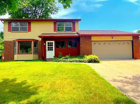 3226 Stonewood, Lansing, MI 48912