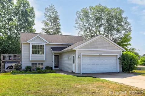 2912 Sunrise, Holland, MI 49424