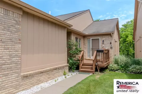 35400 Blue Spruce, Farmington, MI 48335