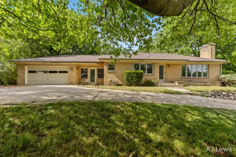 2155 Lake Michigan, Grand Rapids, MI 49504
