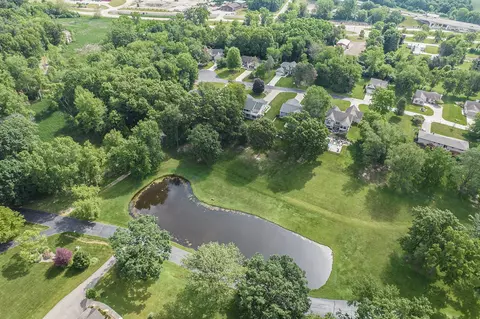 View/Area - 3912 Pine Crst, Jackson, MI 49203 photo 3 of 10