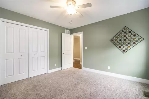 Bedroom - 3912 Pine Crst, Jackson, MI 49203 photo 6 of 7