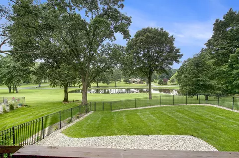 Exterior - 3912 Pine Crst, Jackson, MI 49203 photo 5 of 6