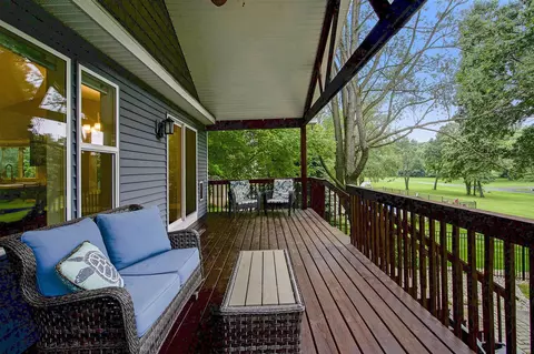 Exterior - 3912 Pine Crst, Jackson, MI 49203 photo 2 of 6