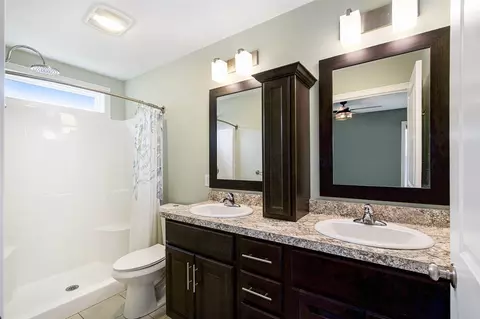 Bath - 3912 Pine Crst, Jackson, MI 49203 photo 1 of 7