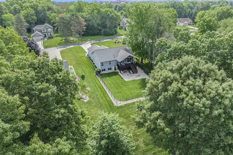 View/Area - 3912 Pine Crst, Jackson, MI 49203 photo 2 of 10
