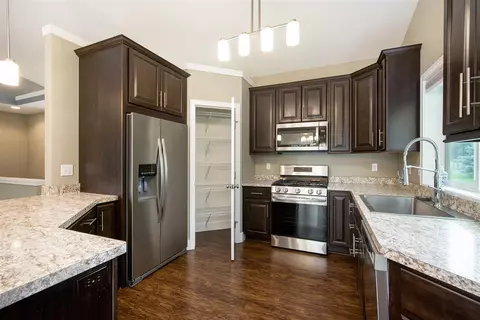 Kitchen - 3912 Pine Crst, Jackson, MI 49203 photo 1 of 3