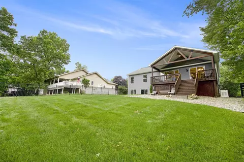 Exterior - 3912 Pine Crst, Jackson, MI 49203 photo 3 of 6