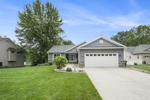 3912 Pine Crst, Jackson, MI 49203