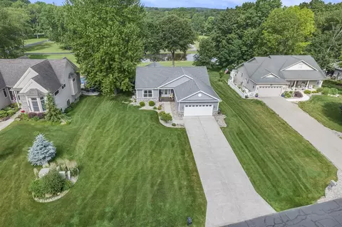 View/Area - 3912 Pine Crst, Jackson, MI 49203 photo 6 of 10