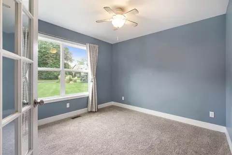 Bedroom - 3912 Pine Crst, Jackson, MI 49203 photo 1 of 7
