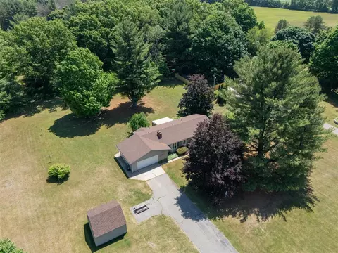 461 19th, Otsego, MI 49078