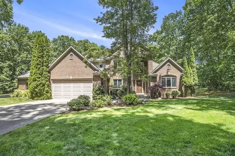 17055 Forest Lk, West Olive, MI 49460