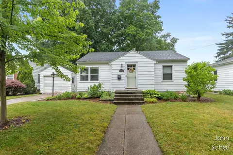 753 Powers, Grand Rapids, MI 49504