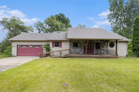 8445 N Meridian, Pleasant Lake, MI 49272