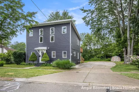 267 Center, Coopersville, MI 49404