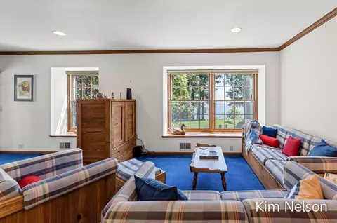 Living - 6124 Murray, Whitehall, MI 49461 photo 9 of 10