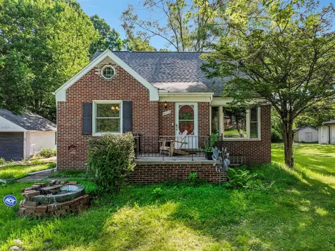 23158 Ranch Hl, Southfield, MI 48033