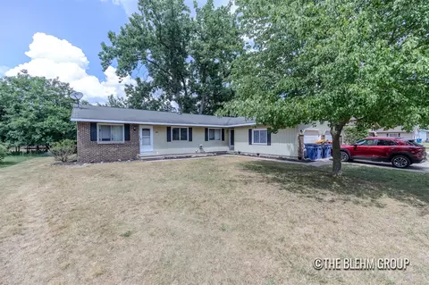 2131 Shangrai La, Grand Rapids, MI 49508