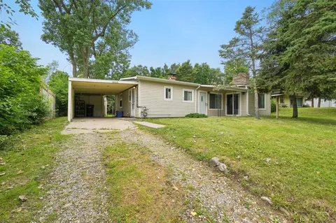 10416 Lakeview, Whitmore Lake, MI 48189