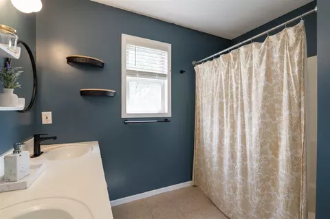 Bath - 5641 Springridge, Portage, MI 49024 photo 2 of 4
