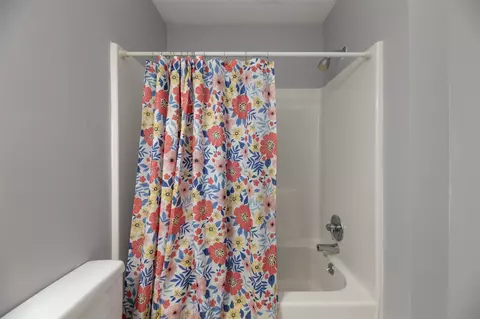 Bath - 5641 Springridge, Portage, MI 49024 photo 4 of 4