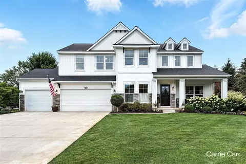 5493 Settlers Grv, Belmont, MI 49306