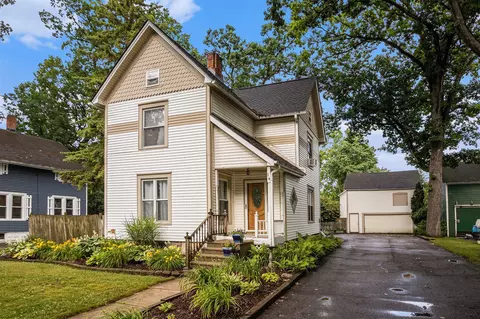 14 Grove, Galesburg, MI 49053
