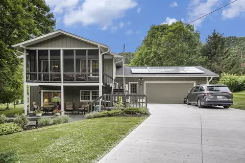 3850 W Loch Alpine, Ann Arbor, MI 48103