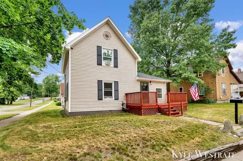 204 Ellis, Belding, MI 48809 photo 2