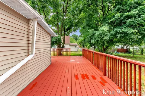 204 Ellis, Belding, MI 48809 photo 32