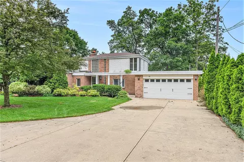 12 Hiawatha, Battle Creek, MI 49015