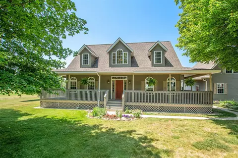 672 66th, South Haven, MI 49090