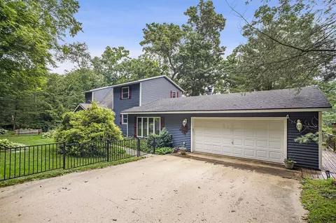 5715 Fawn Lk, Shelbyville, MI 49344