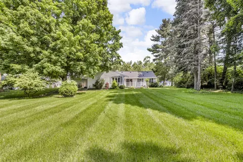 5951 Riverside, Jackson, MI 49201 photo 2