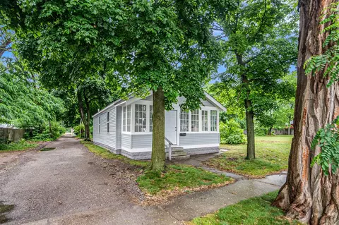 330 W Larch, Muskegon, MI 49441