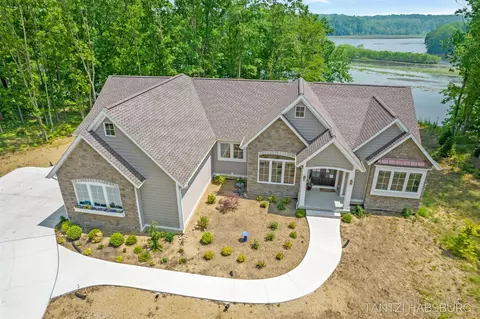 1663 Fairview, Allegan, MI 49010