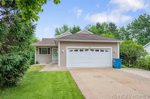 340 S S Lk, Spring Lake, MI 49456