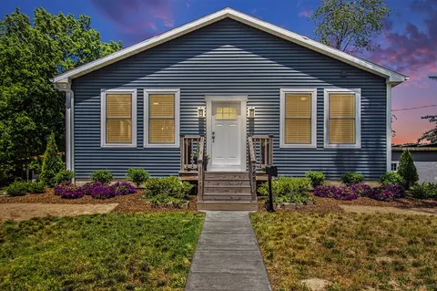 765 S S Hvn, South Haven, MI 49090