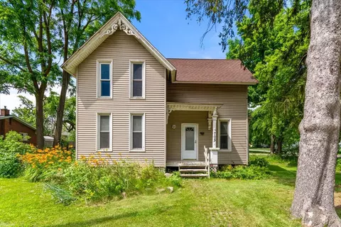 705 E Lk, South Lyon, MI 48178